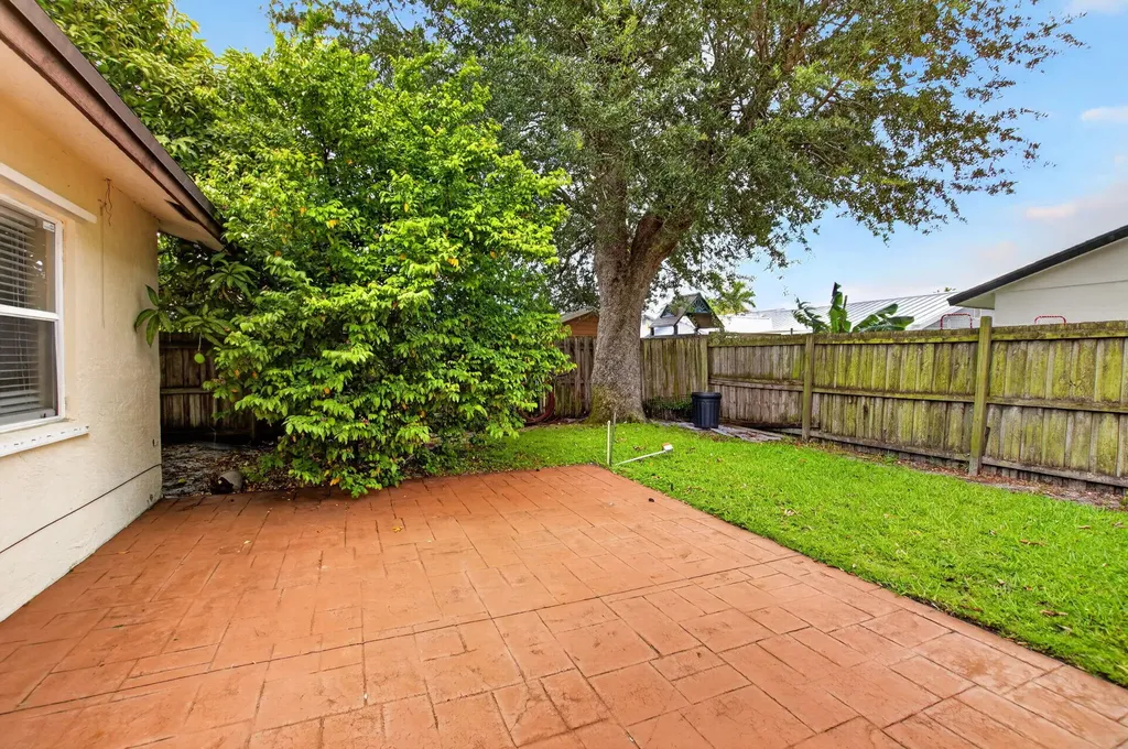 9510 Affirmed Lane Boca Raton FL 33496
