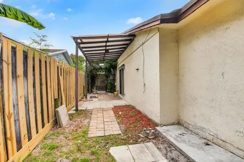 9510 Affirmed Lane Boca Raton FL 33496