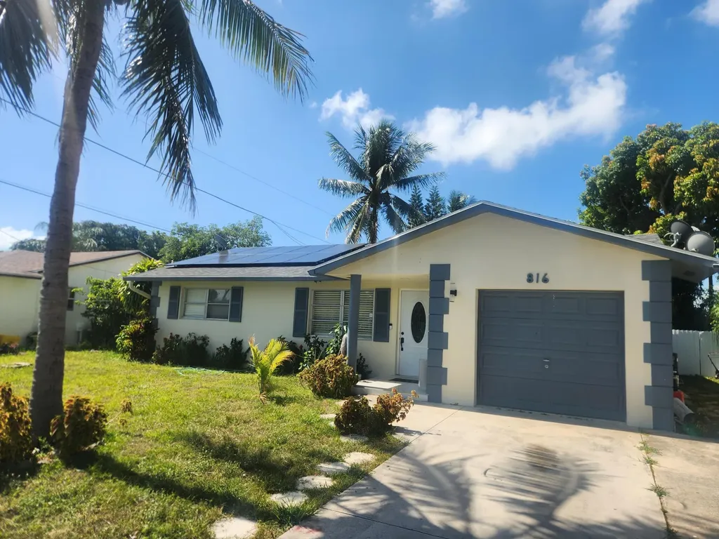 816 NW 8th Avenue Boynton Beach FL 33426