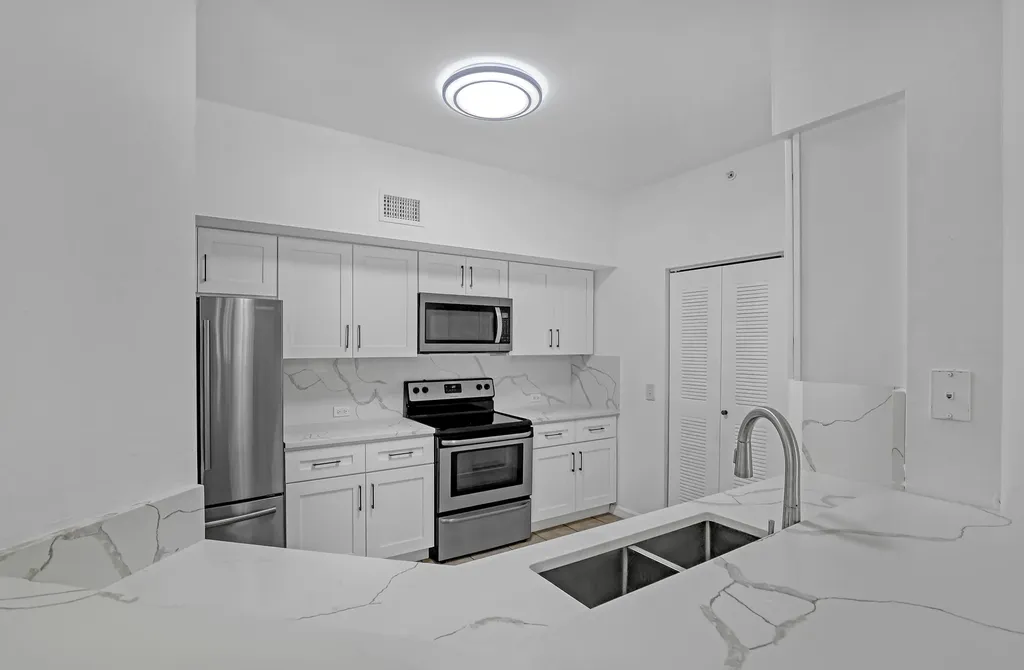 340 Crestwood Circle Royal Palm Beach FL 33411
