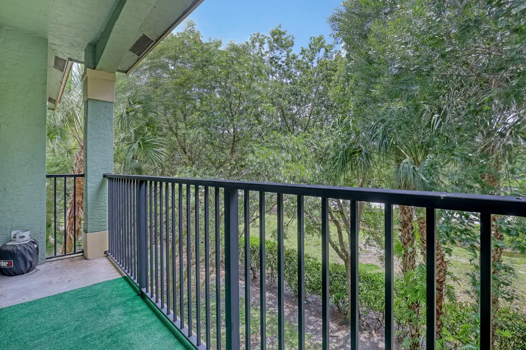 340 Crestwood Circle Royal Palm Beach FL 33411