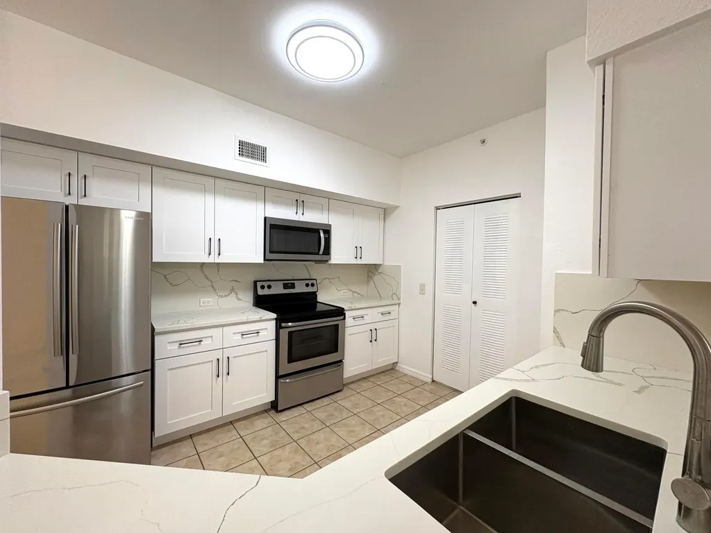 340 Crestwood Circle Royal Palm Beach FL 33411