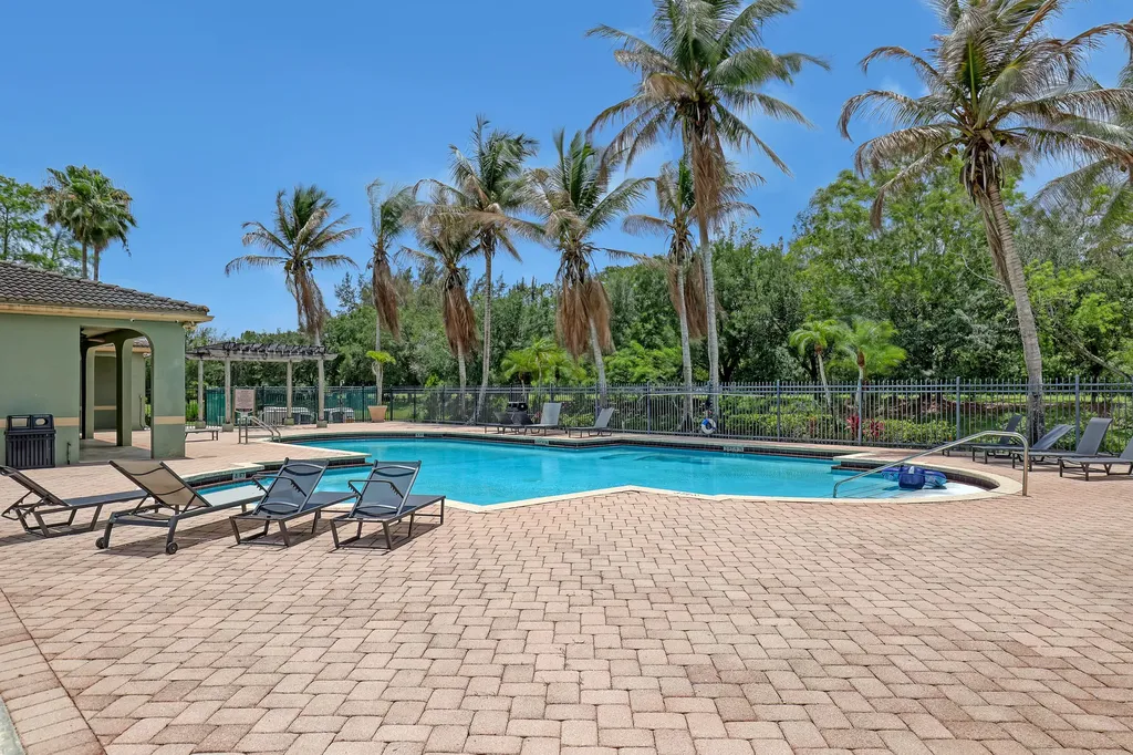 340 Crestwood Circle Royal Palm Beach FL 33411