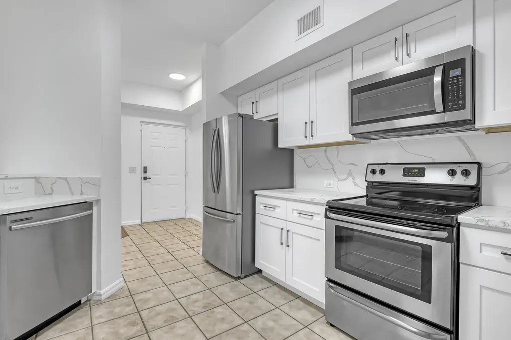 340 Crestwood Circle Royal Palm Beach FL 33411