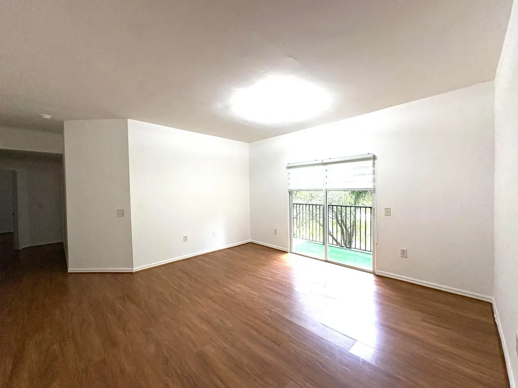 340 Crestwood Circle Royal Palm Beach FL 33411