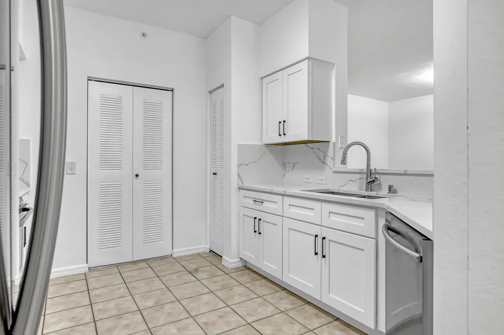 340 Crestwood Circle Royal Palm Beach FL 33411