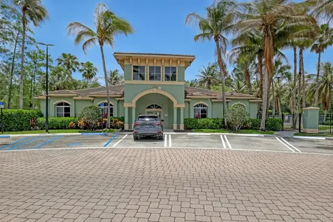 340 Crestwood Circle Royal Palm Beach FL 33411