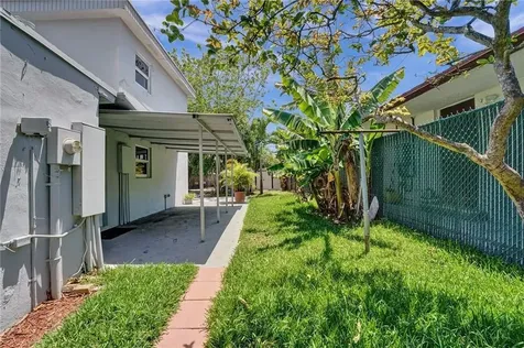 2422 Sherman Street Hollywood FL 33020