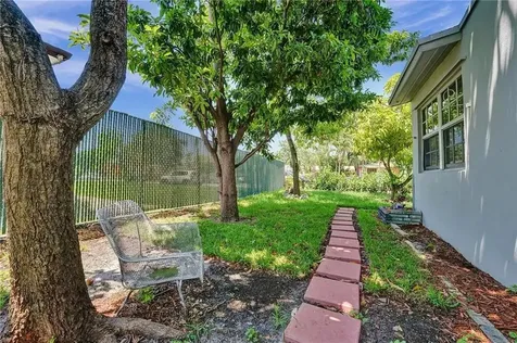 2422 Sherman Street Hollywood FL 33020