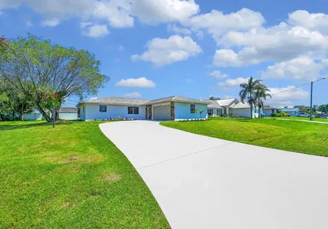 794 SE Albatross Avenue Port St Lucie FL 34983