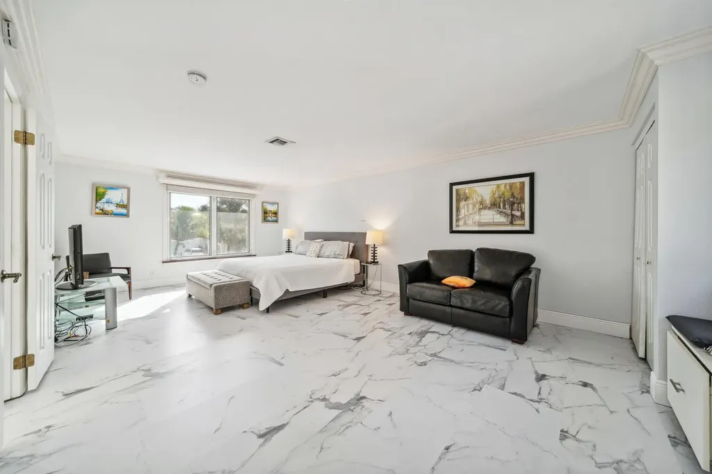 301 NW 26th Court Wilton Manors FL 33311