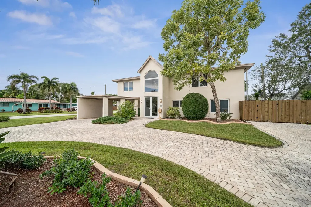 301 NW 26th Court Wilton Manors FL 33311