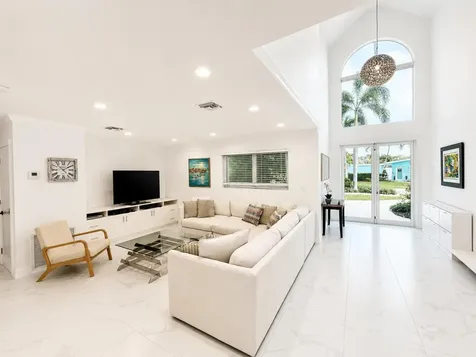 301 NW 26th Court Wilton Manors FL 33311