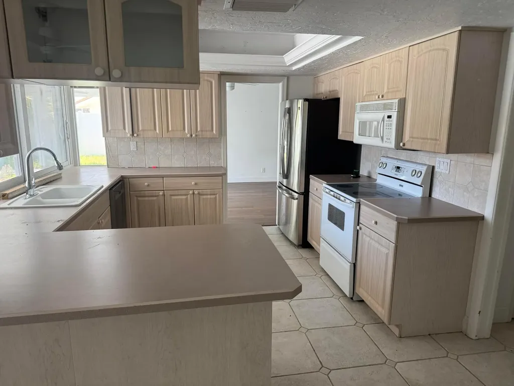 2800 NE 57th Court Fort Lauderdale FL 33308