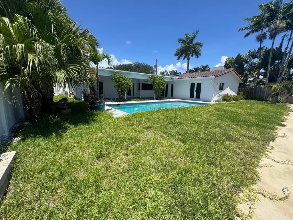 2800 NE 57th Court Fort Lauderdale FL 33308