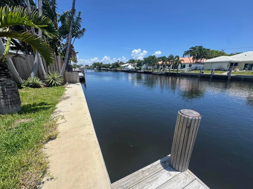 2800 NE 57th Court Fort Lauderdale FL 33308
