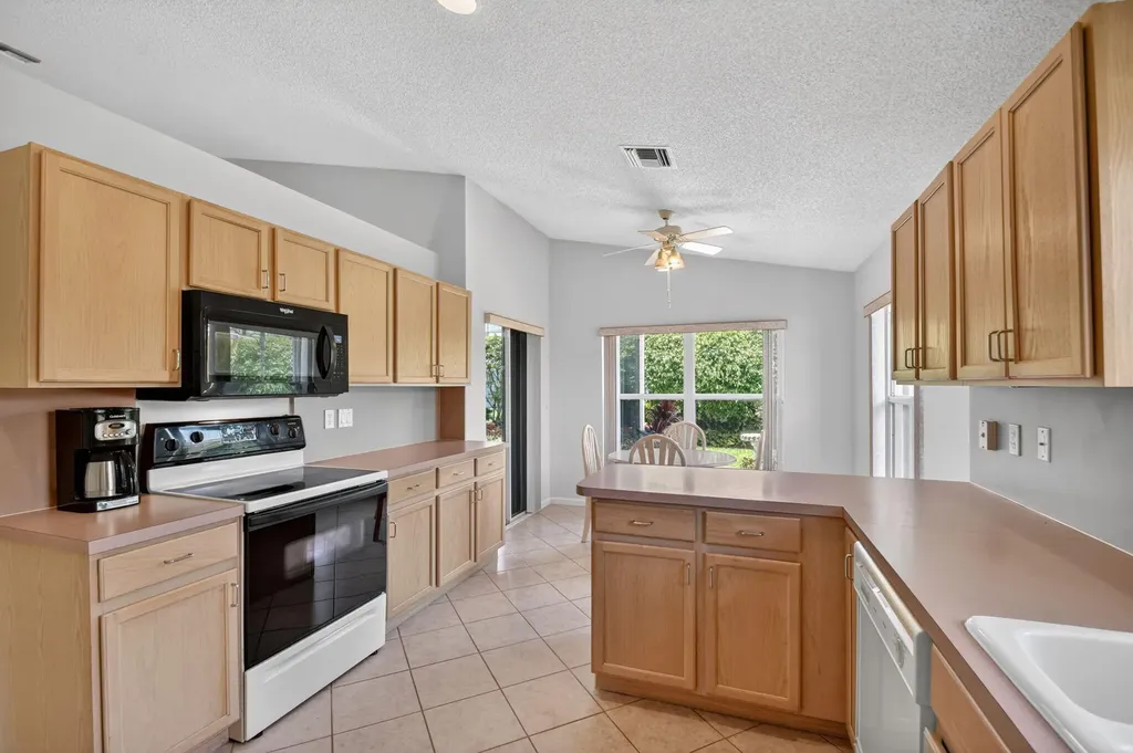 8171 Palm Gate Drive Boynton Beach FL 33436