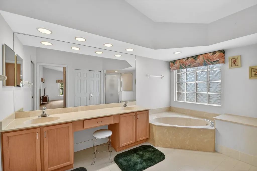 8171 Palm Gate Drive Boynton Beach FL 33436