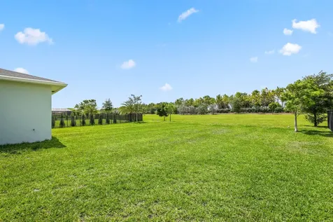660 Hookline Circle Loxahatchee FL 33470