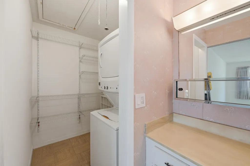 875 North Drive Delray Beach FL 33445