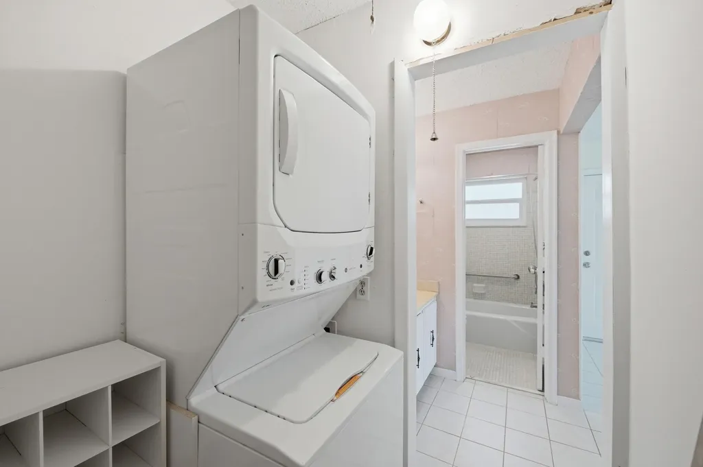 875 North Drive Delray Beach FL 33445