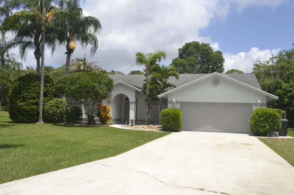 1104 Raintree Lane Wellington FL 33414