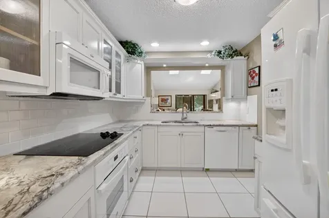 10015 Hickorywood Place Boynton Beach FL 33437