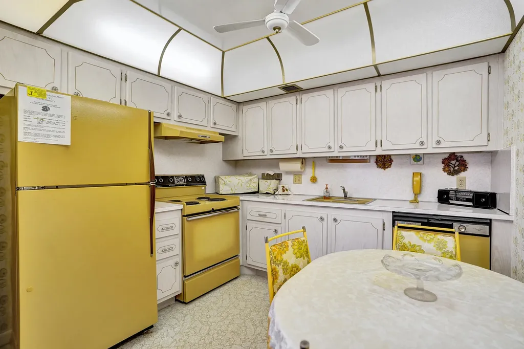 2049 Lyndhurst Deerfield Beach FL 33442