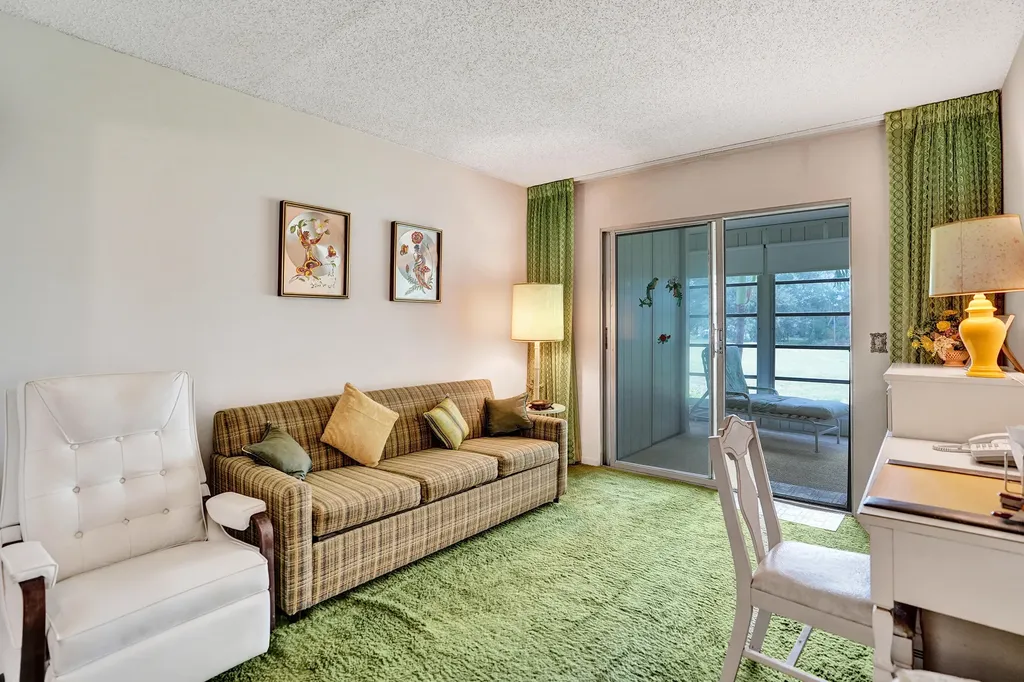 2049 Lyndhurst Deerfield Beach FL 33442