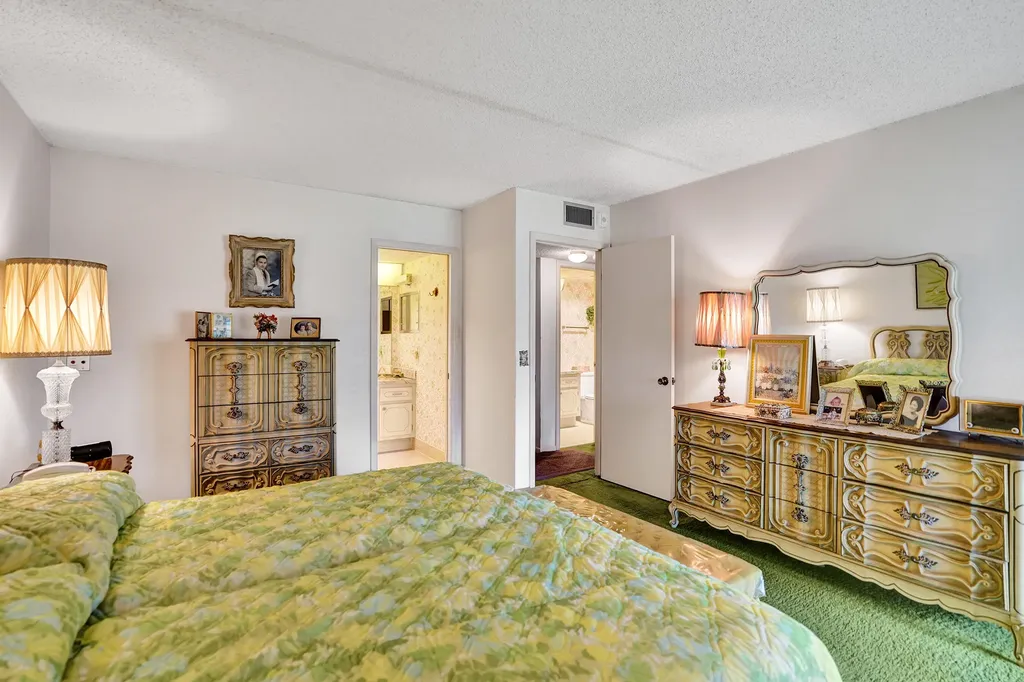 2049 Lyndhurst Deerfield Beach FL 33442