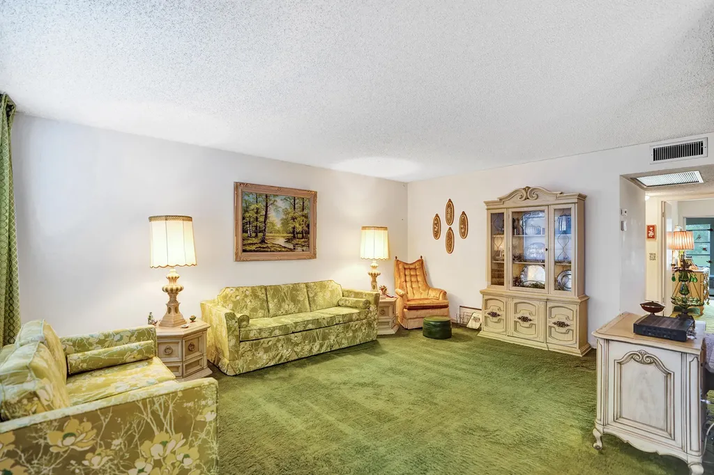 2049 Lyndhurst Deerfield Beach FL 33442