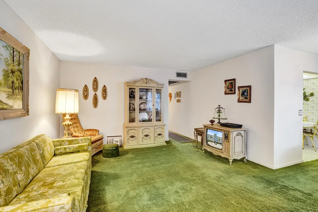 2049 Lyndhurst Deerfield Beach FL 33442