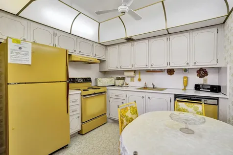 2049 Lyndhurst Deerfield Beach FL 33442