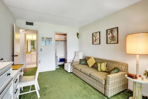 2049 Lyndhurst Deerfield Beach FL 33442