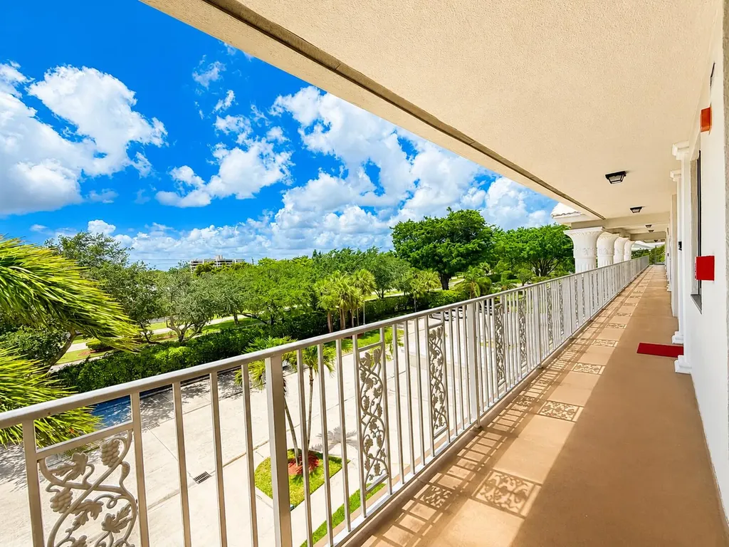 6193 Balboa Circle Boca Raton FL 33433
