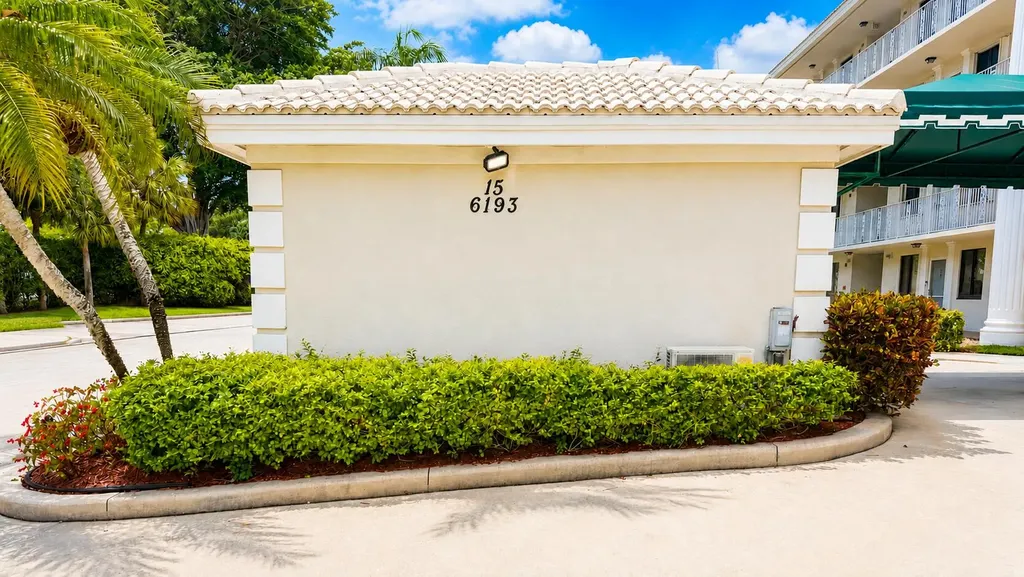 6193 Balboa Circle Boca Raton FL 33433