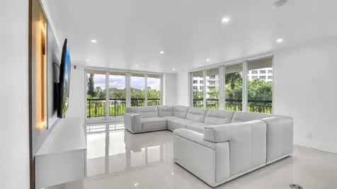 901 E Camino Real Boca Raton FL 33432