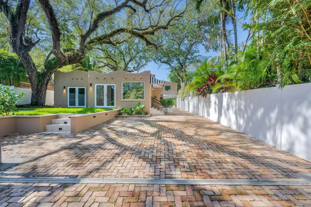 1612 SE 2nd Street Fort Lauderdale FL 33301