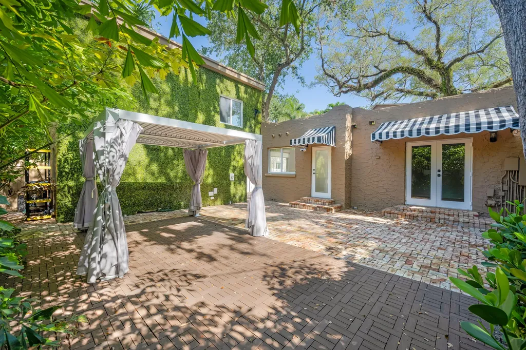 1612 SE 2nd Street Fort Lauderdale FL 33301