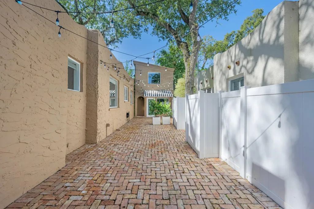 1612 SE 2nd Street Fort Lauderdale FL 33301