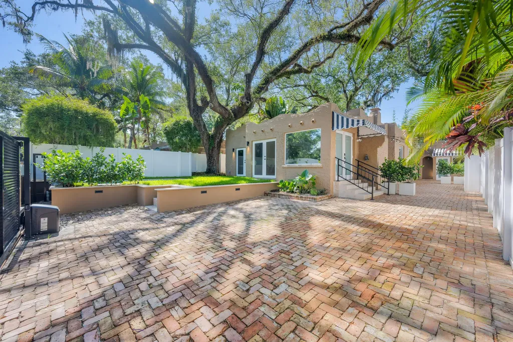 1612 SE 2nd Street Fort Lauderdale FL 33301