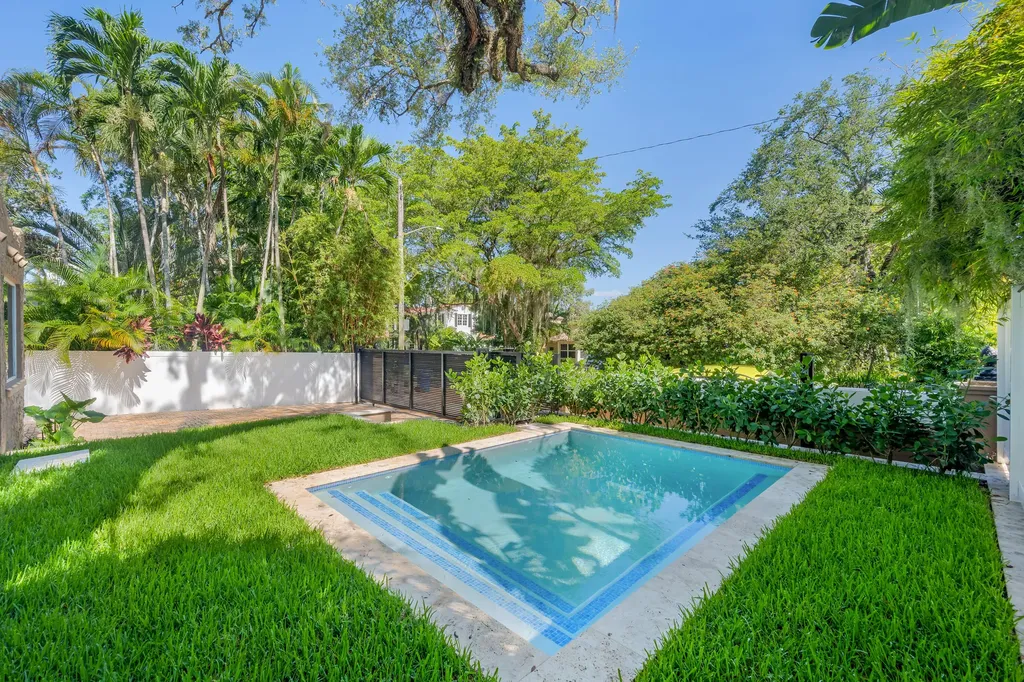 1612 SE 2nd Street Fort Lauderdale FL 33301