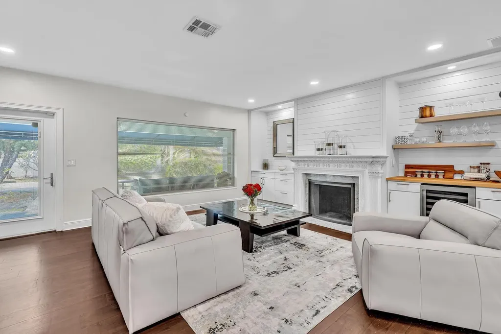 746 NE 16th Terrace Fort Lauderdale FL 33304