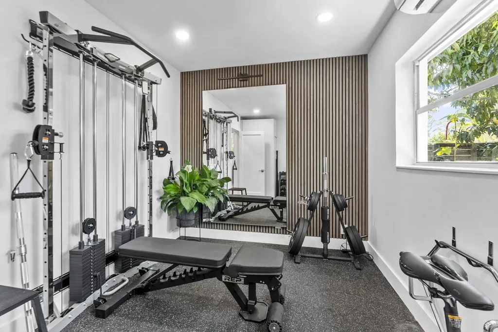 1627 NE 17th Avenue Fort Lauderdale FL 33305