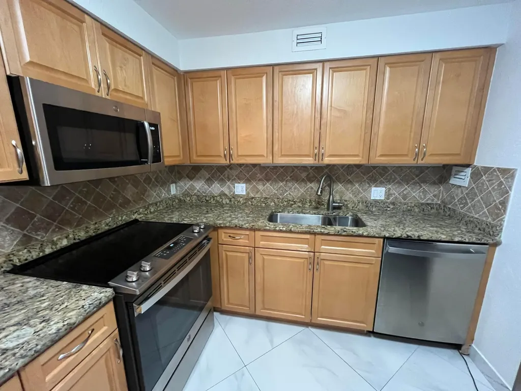 1000 Spanish River Road Boca Raton FL 33432