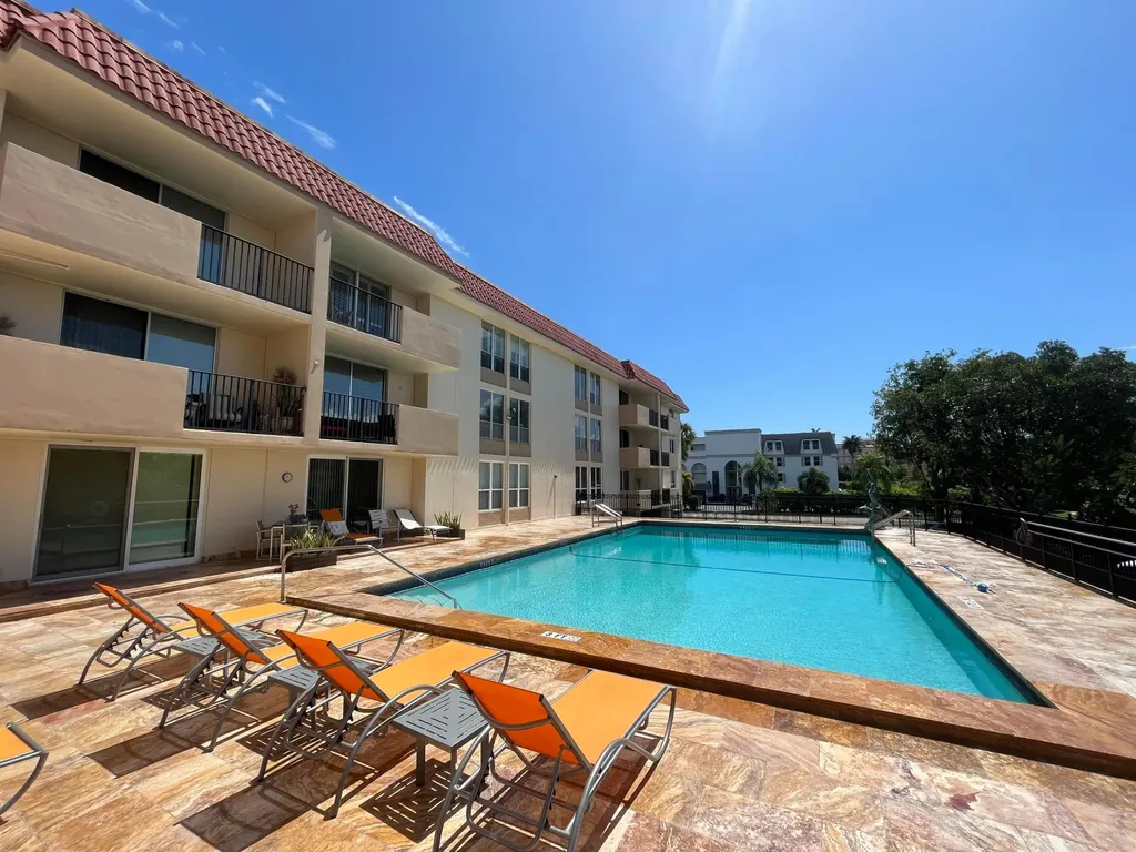 1000 Spanish River Road Boca Raton FL 33432
