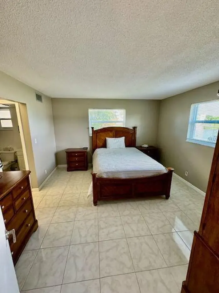 2615 Garden Drive S Lake Worth FL 33461
