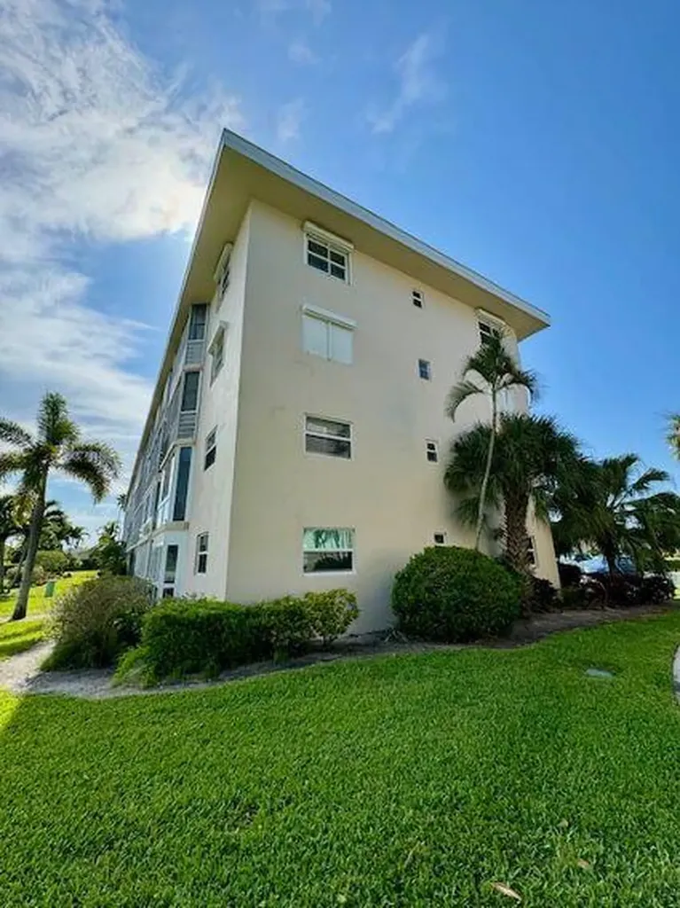 2615 Garden Drive S Lake Worth FL 33461