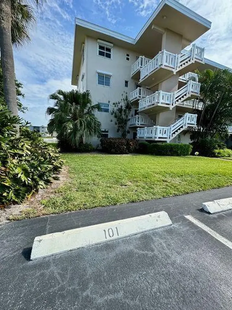 2615 Garden Drive S Lake Worth FL 33461