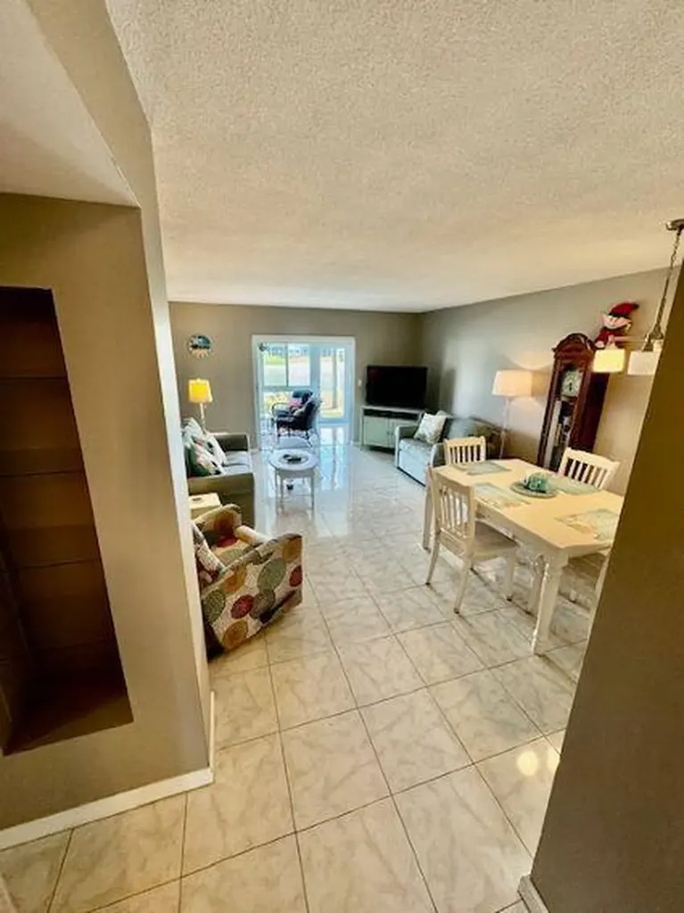 2615 Garden Drive S Lake Worth FL 33461